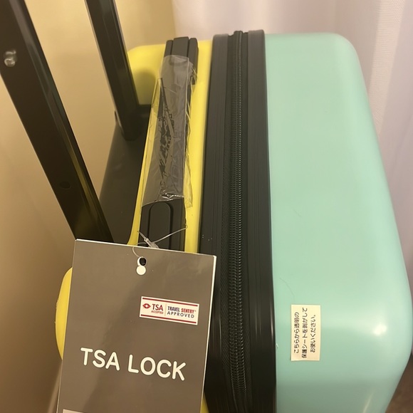 Sanrio Luggage - Picture 9 of 17